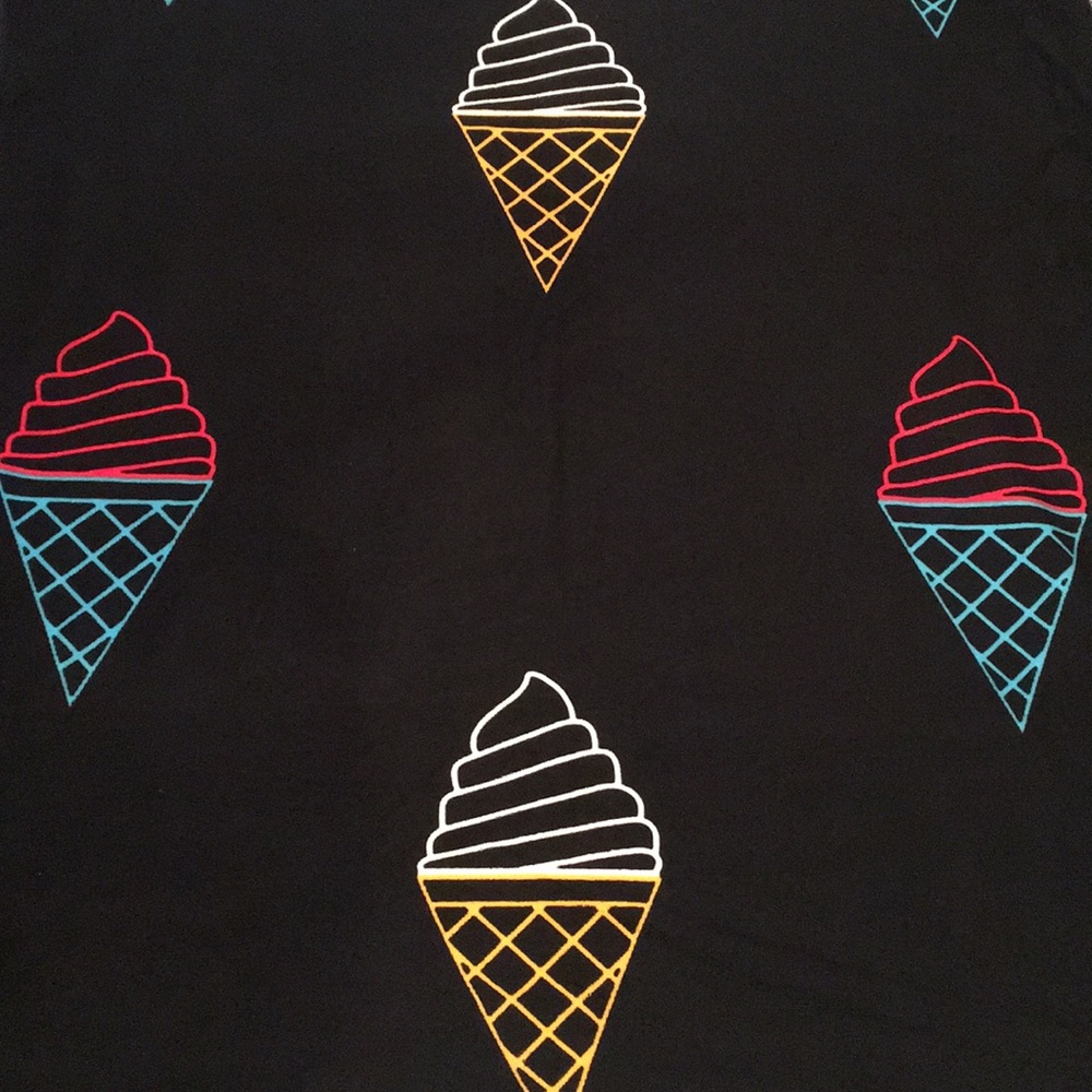 *HP!* NWOT soft serve designed beach towels from ASOS